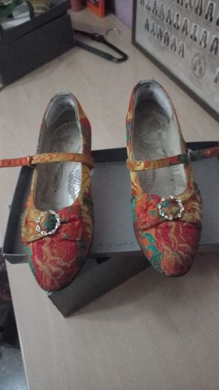 Traje de Fallera Niña y zapatos