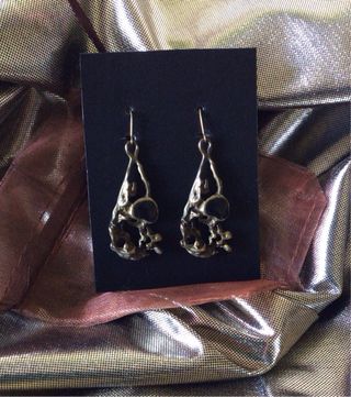 Pendientes cabujón negro