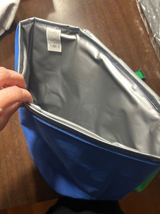 Bolsa nevera Benetton azul y plateada