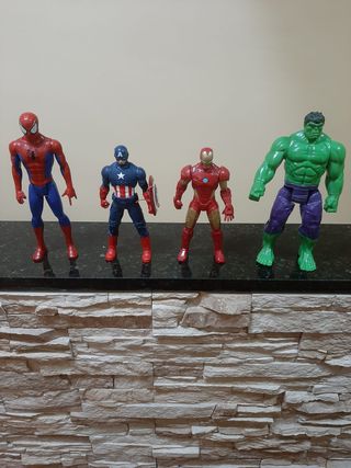 Pack 4 Figuras Superhéroes Marvel