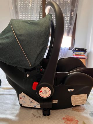 Carro de bebé verde y marrón