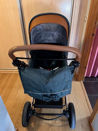 Carro de bebé verde y marrón