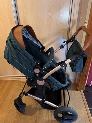 Carro de bebé verde y marrón