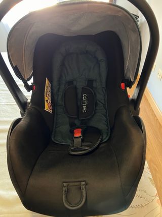 Carro de bebé verde y marrón