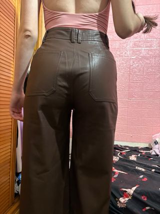 Pantalones de cuero marrones