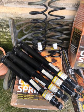 Kit Amortiguadores Jeep Wrangler Sahara JL