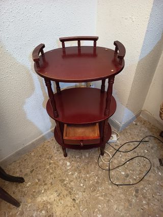 Mesita auxiliar de madera