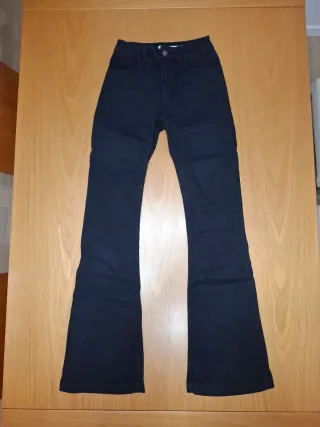 Tejano acampanado negro Subdued. Talla 36
