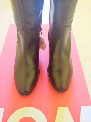 Botas altas de piel Wonders negras