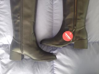 Botas altas de piel Wonders negras