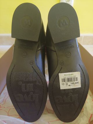 Botas altas de piel Wonders negras