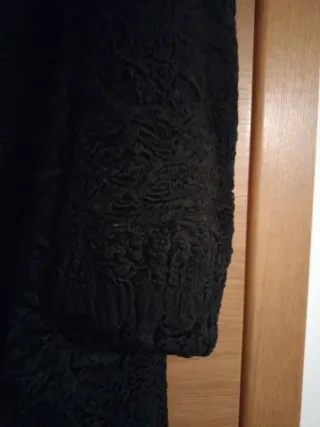 Cappotto elegante in pelliccia nera