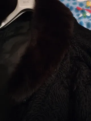 Cappotto elegante in pelliccia nera