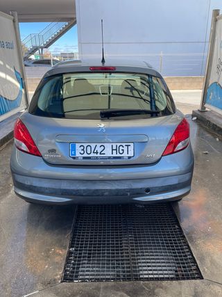 Peugeot 207 2011