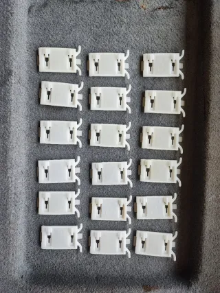 18 Clips Molduras Corsa a SR