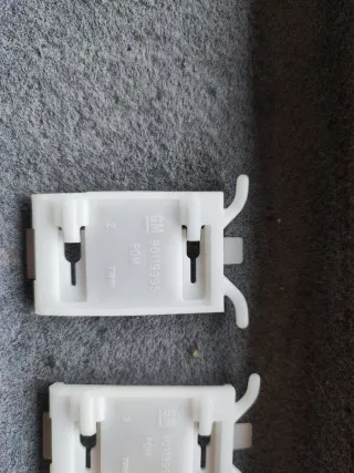 18 Clips Molduras Corsa a SR