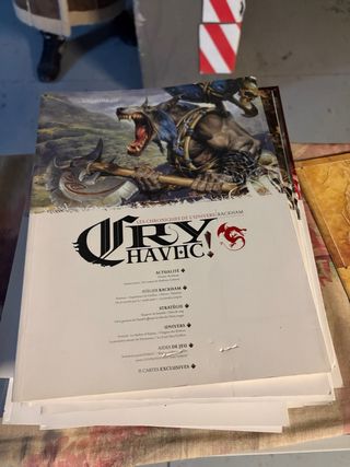 Se venden libros y fasciculos de juegos de rol.