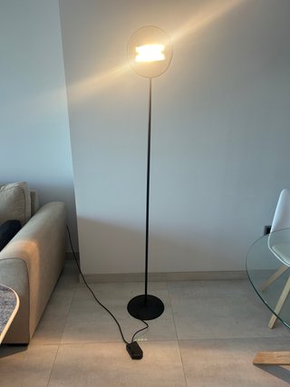 Lámpara de pie regulable