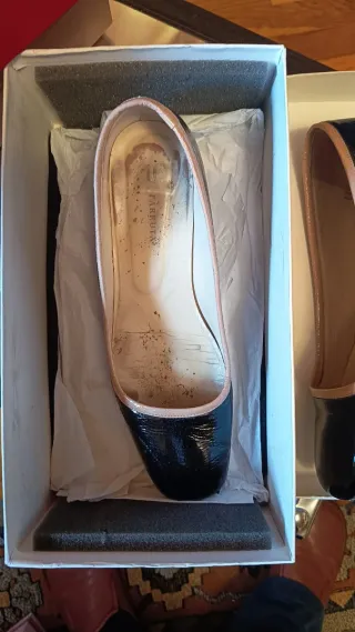 Zapatos de salón Farrutx negros charol