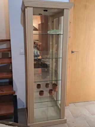 Vitrina madera y cristal
