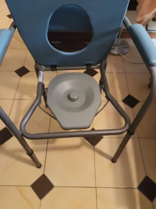 Silla inodoro regulable en altura