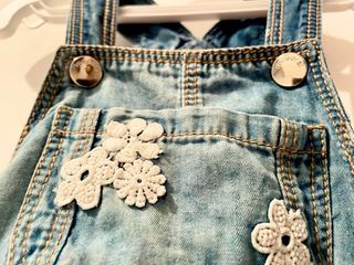 Salopette bambina Mayoral in denim con fiori