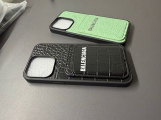 Custodia iPhone 15 Pro Max porta carte Balenciaga