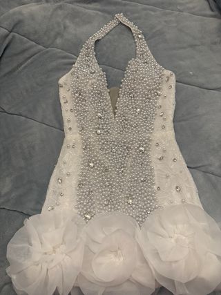 Vestido blanco perlas y pedrería
