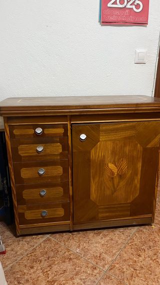 Máquina de coser Alfa y mueble