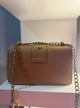 Borsa donna con logo e dettagli