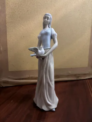 Figuras porcelana con sello