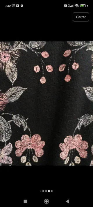 Vestido de invierno negro con flores