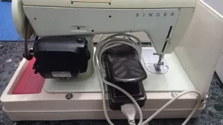 Máquina de coser Singer 250