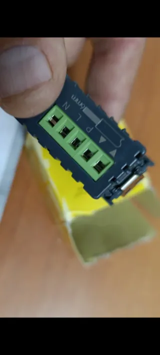 Comando tapparella connesso IoT grigio