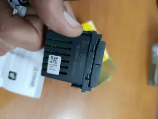 Comando tapparella connesso IoT grigio