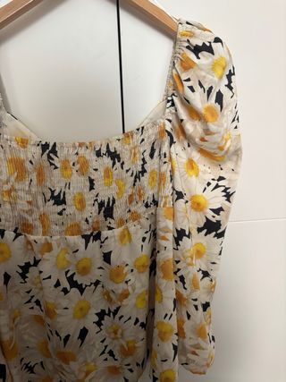 Camiseta de Zara de flores