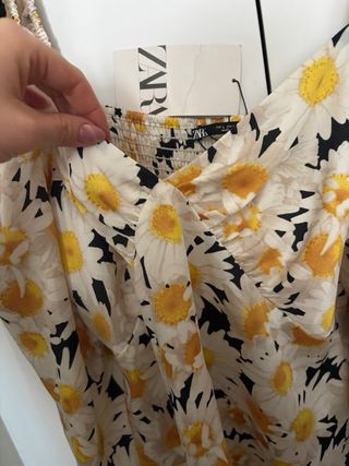 Camiseta de Zara de flores