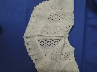 Cuello vintage bordado