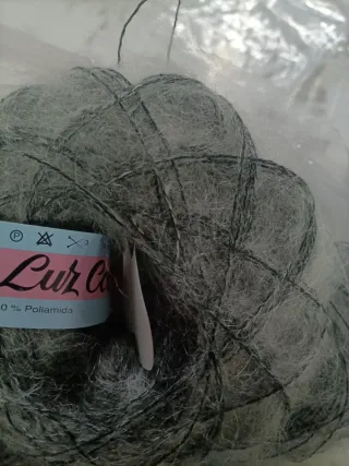 Lote 20 ovillos Mohair 90%