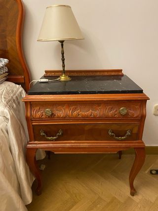 Mesilla antigua madera tallada mármol