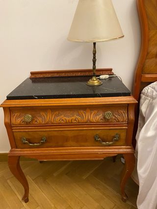 Mesilla antigua madera tallada mármol