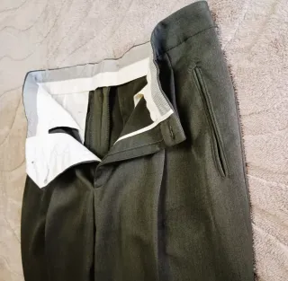 Pantalón de vestir verde oliva para hombre