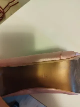 Zapatos de tacón rosa para fiesta