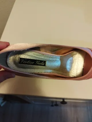 Zapatos de tacón rosa para fiesta