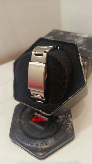 Reloj G-Shock GA-2100 como nuevo