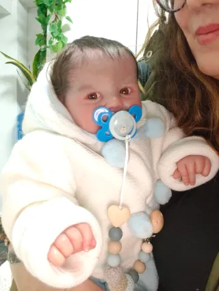 Bebé Reborn Pelo Injertado y pintado