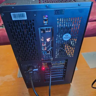 Torre Gaming i9 9900KF 32GB TridentZ RGB