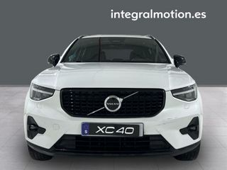 Volvo XC40 2.0 B3 G Plus Dark Auto