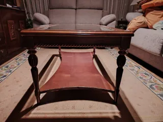 Mesa de centro de madera con cristal