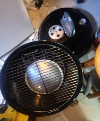 Barbacoa Kettle Negra Compacta